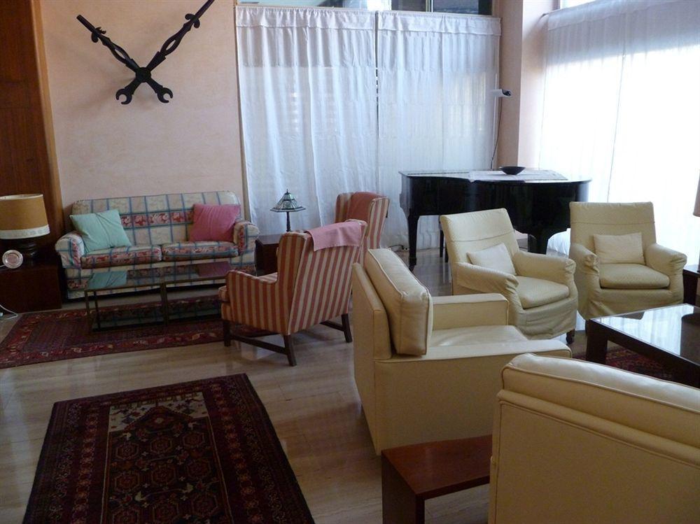 Hotel Astoria Gallarate Exteriör bild