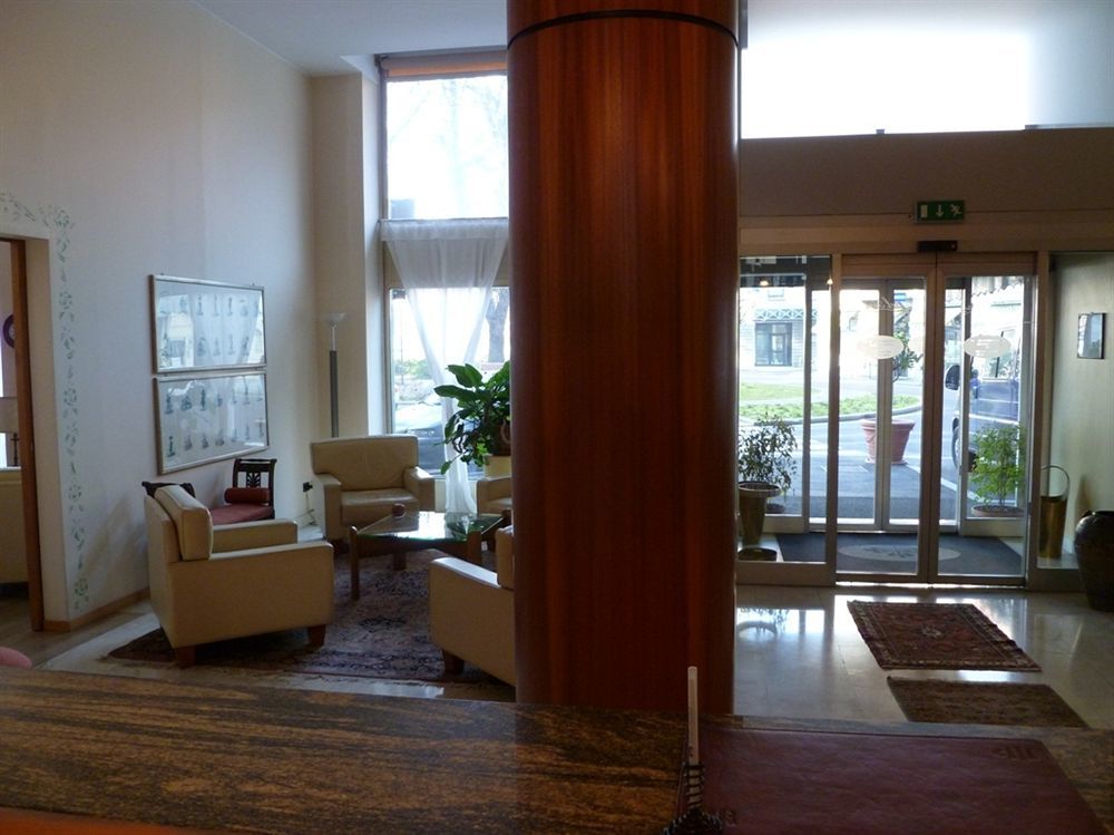 Hotel Astoria Gallarate Exteriör bild
